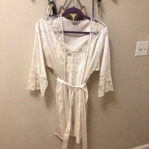 Bert Yelin for IRIS Petite Ivory Robe | 2 Pieces